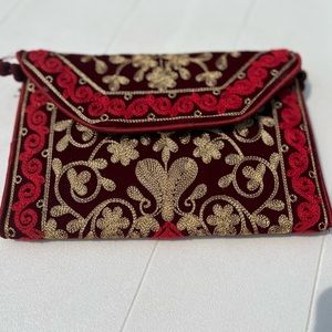 Women embroidered purse maroon red gold design both sides in wonderful condition